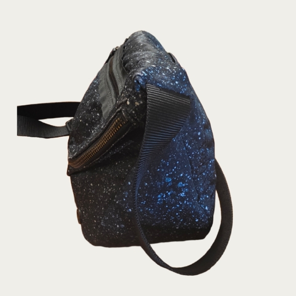 Lululemon Festival Bag II 5L in the Mineralize Multi/Black Color - Picture 8 of 14